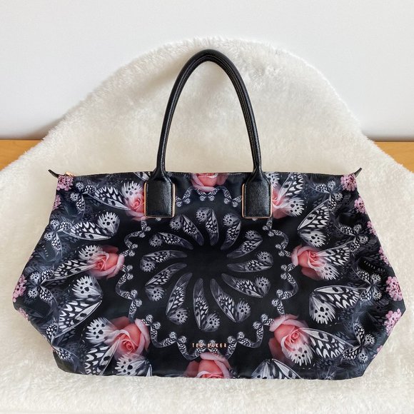 Ted Beaker Large Black Weekend/Travel Tote Bag 18"L x 8"W x 15"H - Picture 2 of 11